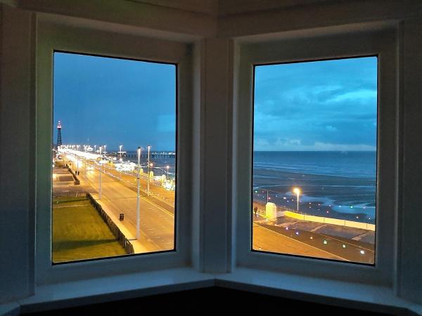 Cherry Blossom Inn : photo 1 de la chambre chambre double deluxe - vue sur mer