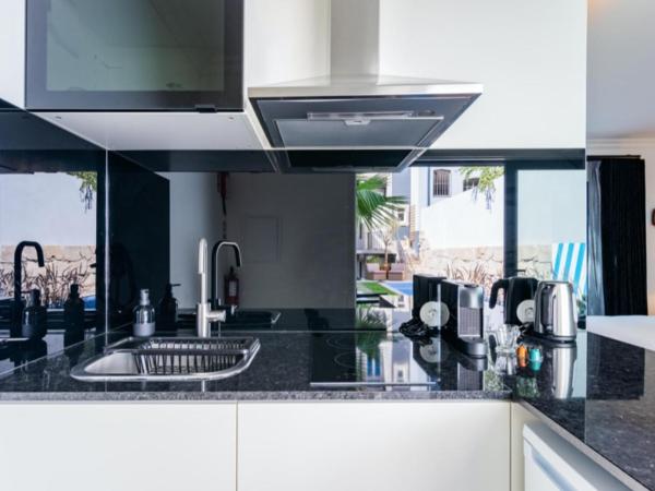 Maison Cabral : photo 8 de la chambre suite junior - vue sur piscine