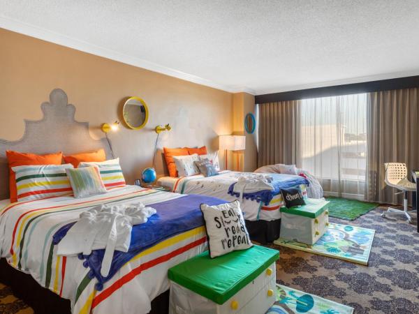 Omni Houston Hotel : photo 2 de la chambre kids sensory suite child room 2 queen beds component