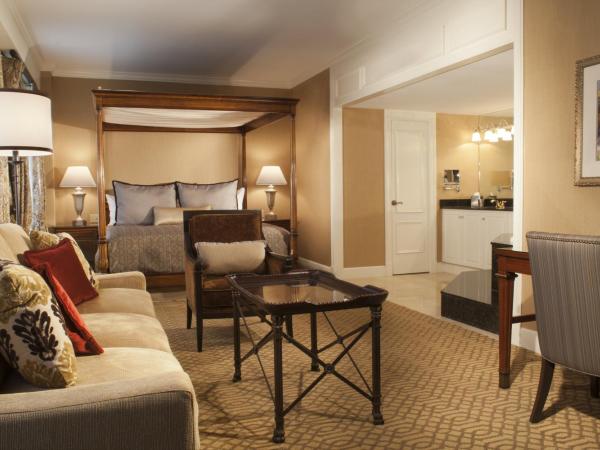 Omni Royal Orleans Hotel : photo 1 de la chambre suite lit king-size avec jacuzzi