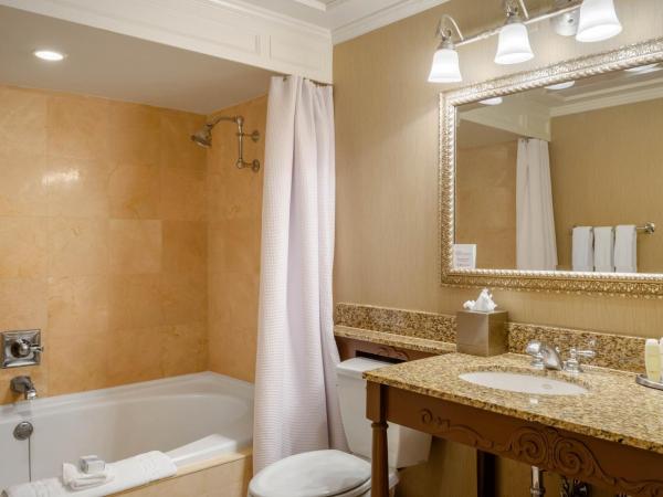 Omni Royal Orleans Hotel : photo 4 de la chambre chambre lit king-size premier avec jacuzzi