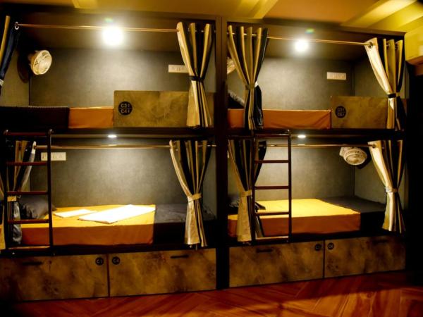 CHARYANA HOTEL AC DORMITORY : photo 6 de la chambre dortoir pour hommes