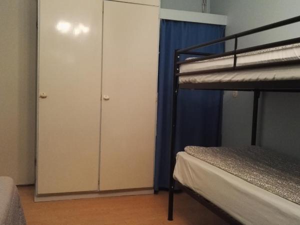 Guesthouse Outa : photo 6 de la chambre chambre triple avec salle de bains commune