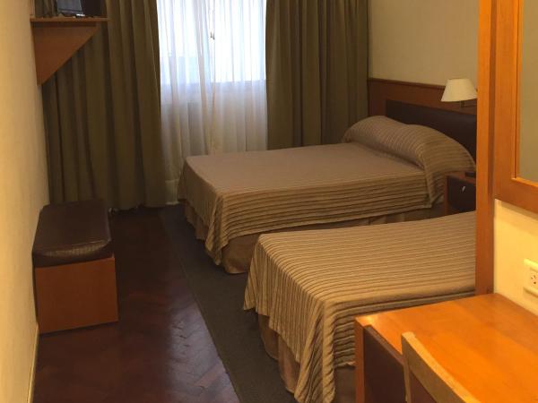 Hotel Napoleón : photo 2 de la chambre chambre triple standard