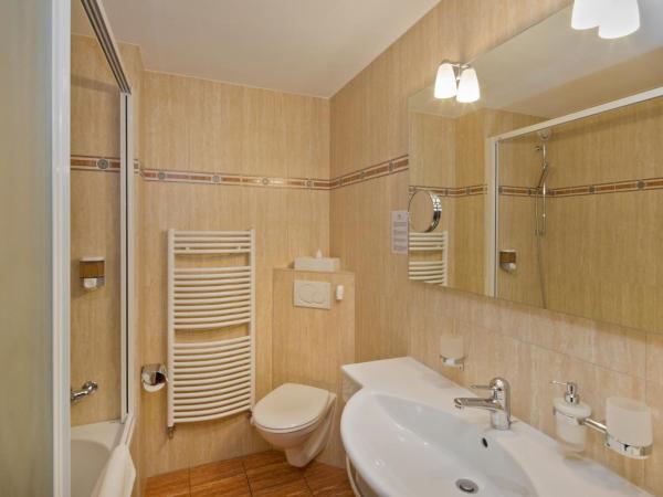 Hotel Antika : photo 9 de la chambre chambre lits jumeaux avec vue sur le mont cervin