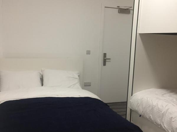 Rahman Hostel : photo 1 de la chambre chambre quadruple avec douche
