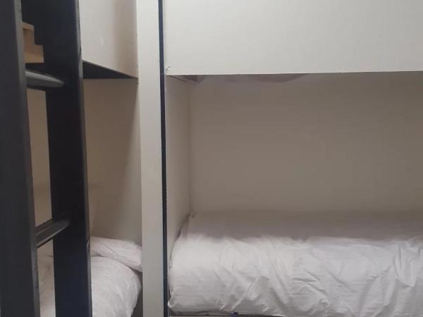 Rahman Hostel : photo 2 de la chambre lit dans dortoir 12 lits réservé aux hommes