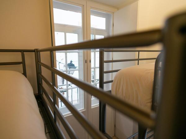 Change The World Hostels - Coimbra - Almedina : photo 9 de la chambre lit dans dortoir mixte de 4 lits