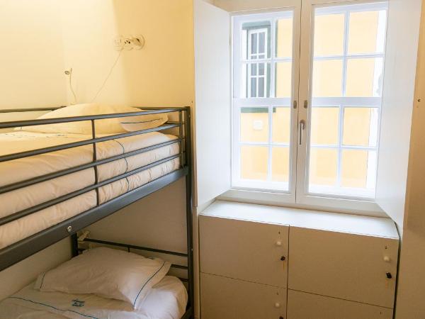 Change The World Hostels - Coimbra - Almedina : photo 4 de la chambre lit dans dortoir mixte de 4 lits