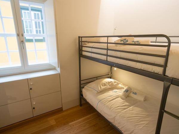 Change The World Hostels - Coimbra - Almedina : photo 5 de la chambre lit dans dortoir mixte de 4 lits