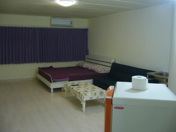 DMK Don Mueang Airport Guest House : photo 2 de la chambre appartement