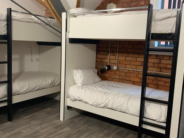 Rahman Hostel : photo 2 de la chambre lit dans dortoir pour hommes de 14 lits