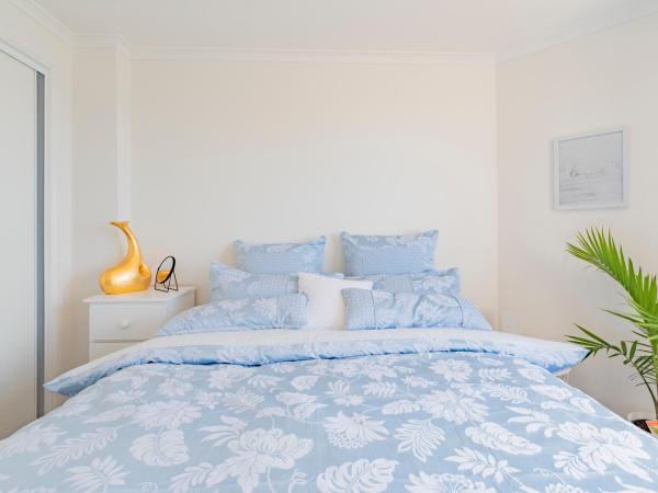 Nature & Relax House, Panoramic sea view, Free parking 37 : photo 1 de la chambre chambre lit queen-size avec salle de bains commune