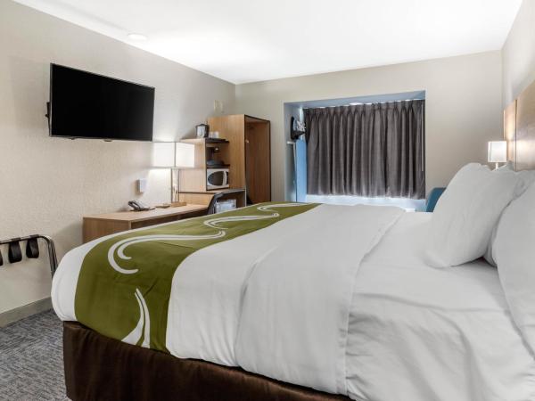 Quality Inn Downtown - near Market Square : photo 6 de la chambre chambre lit king-size - non-fumeurs