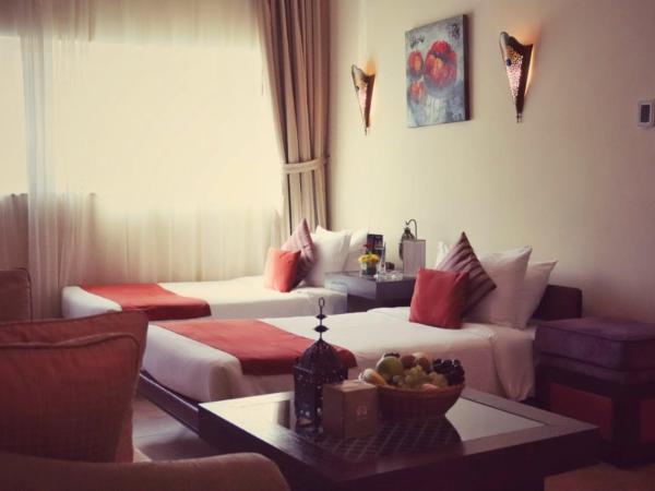 First Central Hotel Suites : photo 2 de la chambre chambre familiale