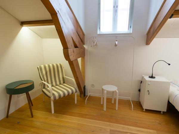 Change The World Hostels - Coimbra - Almedina : photo 8 de la chambre lit simple en dortoir mixte (10 adultes)