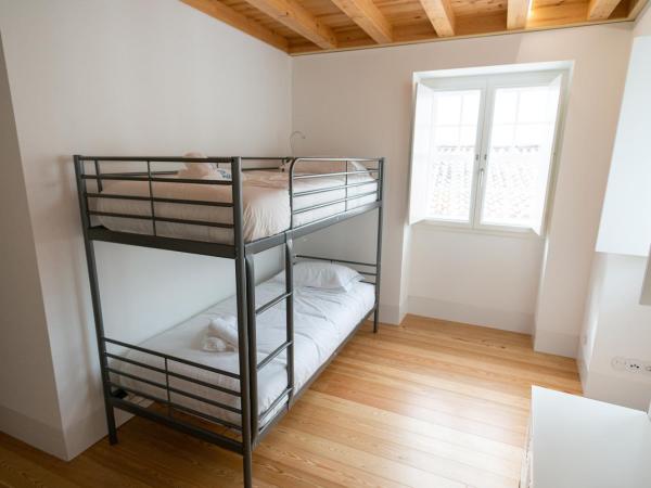 Change The World Hostels - Coimbra - Almedina : photo 4 de la chambre lit dans dortoir mixte de 4 lits