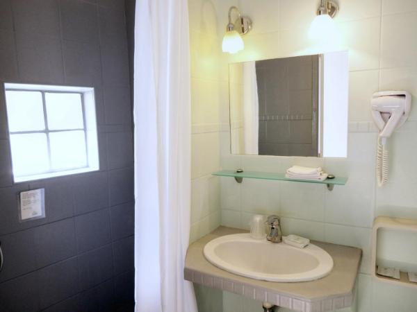 Hôtel Les Corps Saints : photo 5 de la chambre chambre double confort