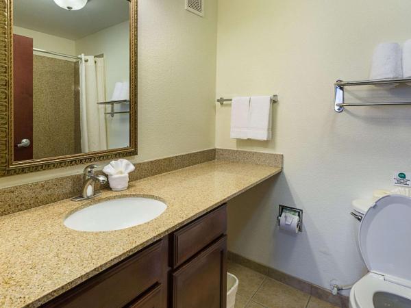 MainStay Suites Texas Medical Center/Reliant Park : photo 5 de la chambre suite lit queen-size avec canapé-lit - non-fumeurs
