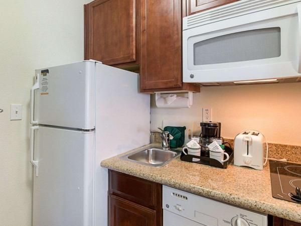 MainStay Suites Texas Medical Center-Reliant Park : photo 4 de la chambre suite lit queen-size avec canapé-lit - non-fumeurs