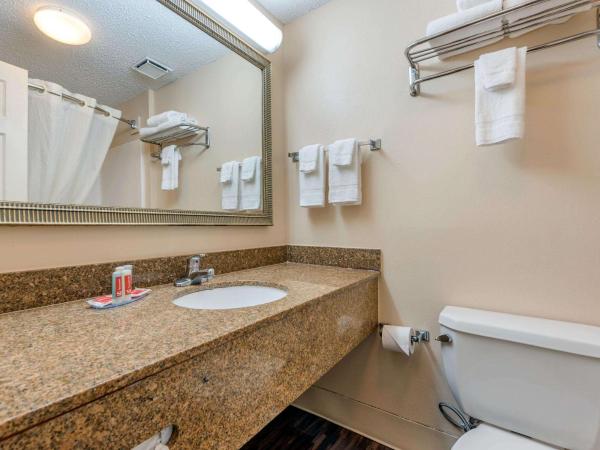 Econo Lodge Downtown : photo 5 de la chambre chambre lit king-size - non-fumeurs