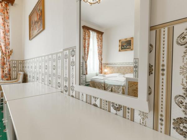Hotel Klarinn Prague Castle : photo 5 de la chambre chambre double ou lits jumeaux