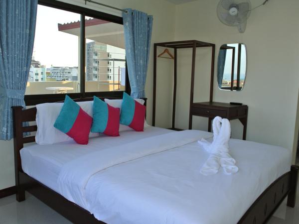 Baan Taweesuk Guest House : photo 4 de la chambre chambre double deluxe - vue sur océan 
