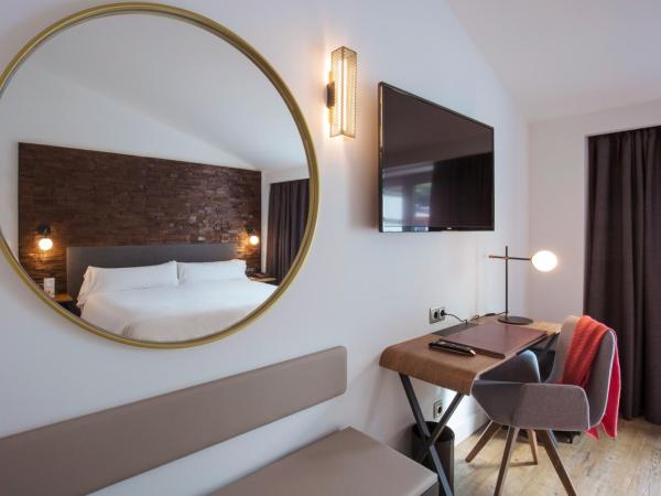 Yomo Centric : photo 1 de la chambre chambre double ou lits jumeaux deluxe avec balcon