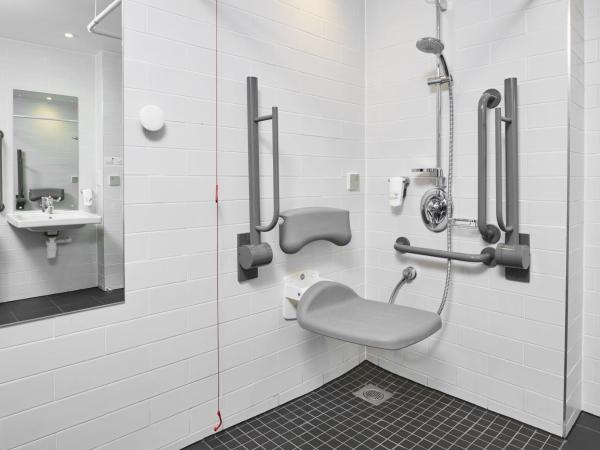 Holiday Inn Express Dublin City Centre, an IHG Hotel : photo 3 de la chambre chambre double standard - accessible aux personnes à mobilité réduite