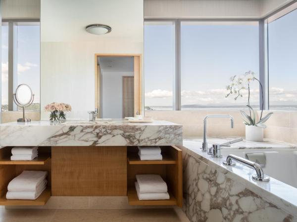 Four Seasons Hotel Seattle : photo 1 de la chambre chambre lit king-size - vue sur seattle