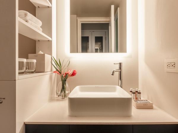 Hotel Renew : photo 5 de la chambre chambre lit king-size standard