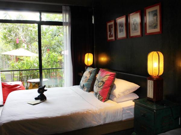 Villa Thapae : photo 1 de la chambre chambre double standard avec accès à la piscine
