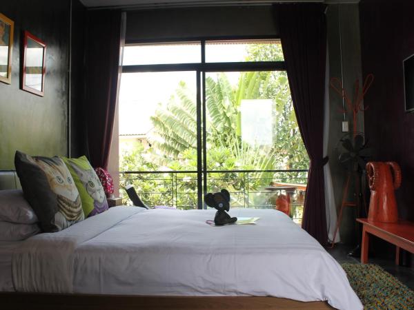 Villa Thapae : photo 3 de la chambre chambre double standard avec balcon 