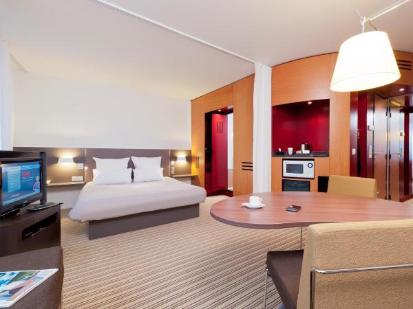 Novotel Suites Paris Montreuil Vincennes : photo 4 de la chambre chambre double supérieure avec canapé-lit