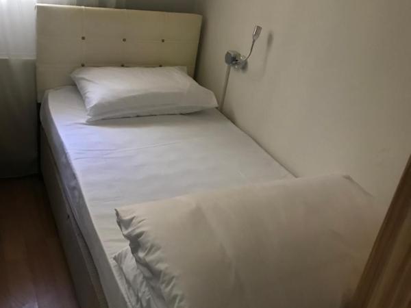 Kalkedon Hostel : photo 9 de la chambre chambre double ou lits jumeaux Économique