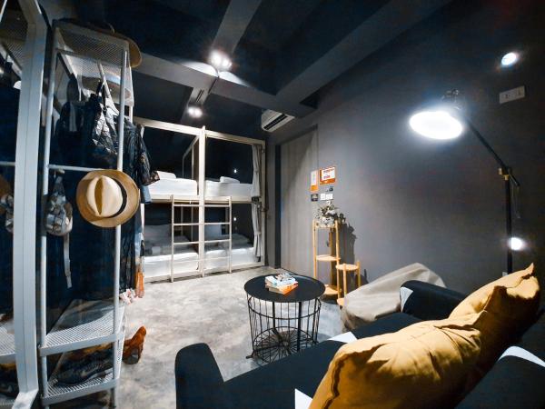 Issara by D Hostel : photo 2 de la chambre chambre quadruple deluxe