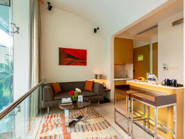 Vivanta Bengaluru, Whitefield : photo 4 de la chambre loft suite pool view king bed