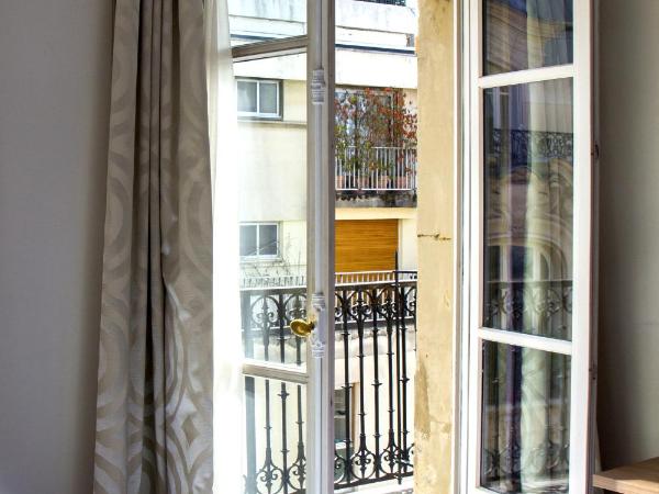 Hôtel de Sévigné : photo 4 de la chambre  chambre classique avec balcon 