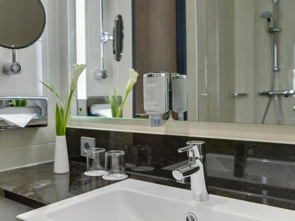 IntercityHotel Berlin Hauptbahnhof : photo 3 de la chambre chambre lits jumeaux standard