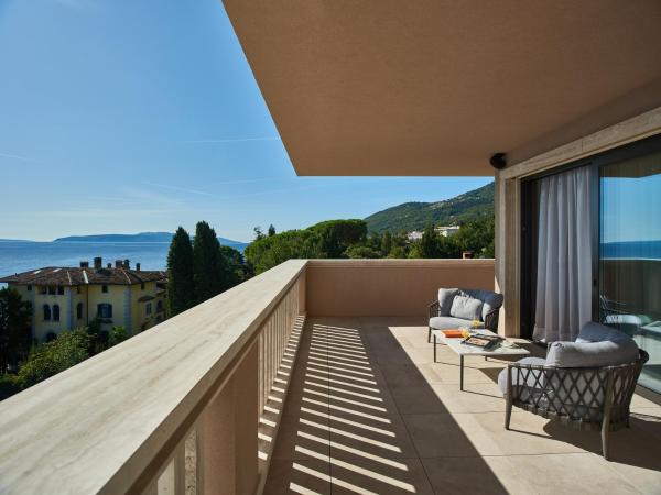 Ikador Luxury Boutique Hotel & Spa : photo 2 de la chambre suite junior avec terrasse et vue sur la mer