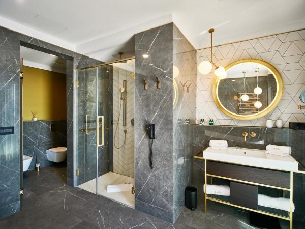 Ikador Luxury Boutique Hotel & Spa : photo 10 de la chambre suite présidentielle avec terrasse et bain à remous - vue sur mer