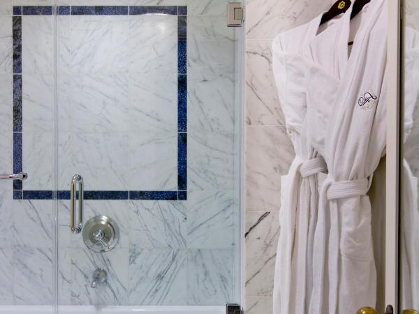 Fairmont Miramar Hotel & Bungalows : photo 7 de la chambre suite lit king-size - vue sur océan