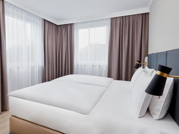 Crowne Plaza Hamburg-City Alster, an IHG Hotel : photo 6 de la chambre suite junior lit king-size
