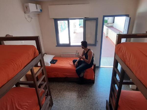 Sabatico Travelers Hostel & Guesthouse : photo 2 de la chambre lit simple dans dortoir mixte de 5 lits