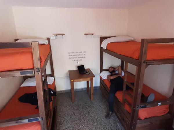Sabatico Travelers Hostel & Guesthouse : photo 4 de la chambre lit simple dans dortoir mixte de 5 lits