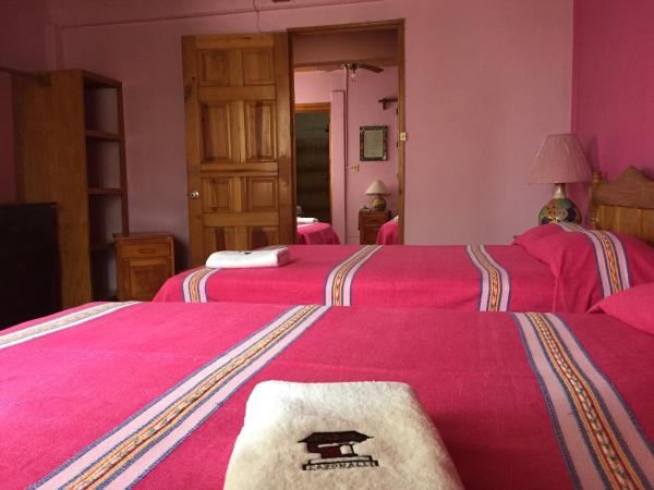Hotel Cazomalli Oaxaca : photo 2 de la chambre chambre familiale avec salle de bains