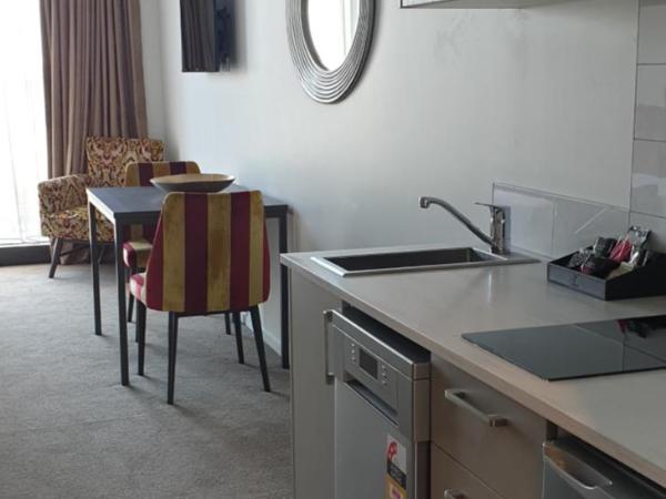 Ramada Suites by Wyndham Auckland Manukau Pacfic Centre : photo 5 de la chambre studio deluxe