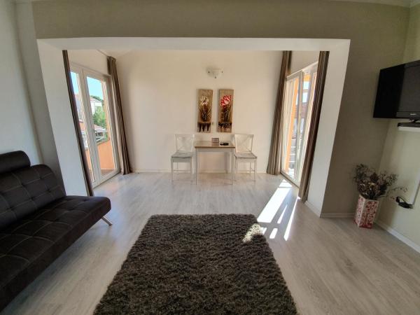 Villa Julian : photo 4 de la chambre chambre double confort avec balcon