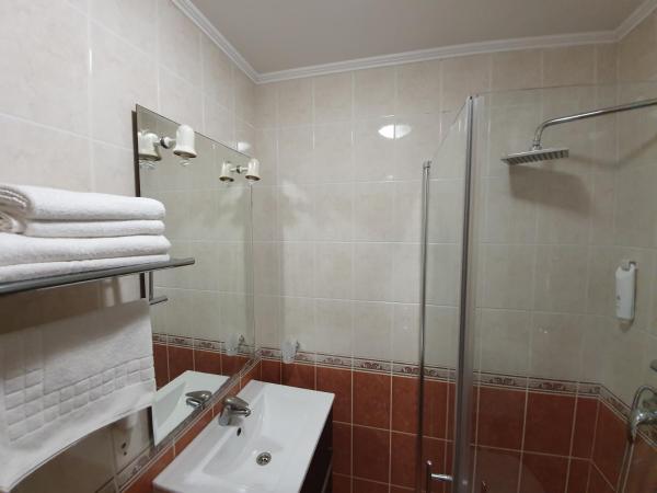 Villa Julian : photo 6 de la chambre chambre double confort avec balcon