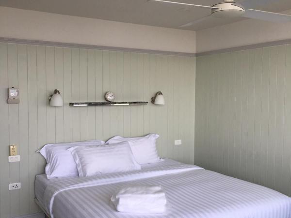 PierView Rooms : photo 3 de la chambre chambre double avec balcon - vue sur mer